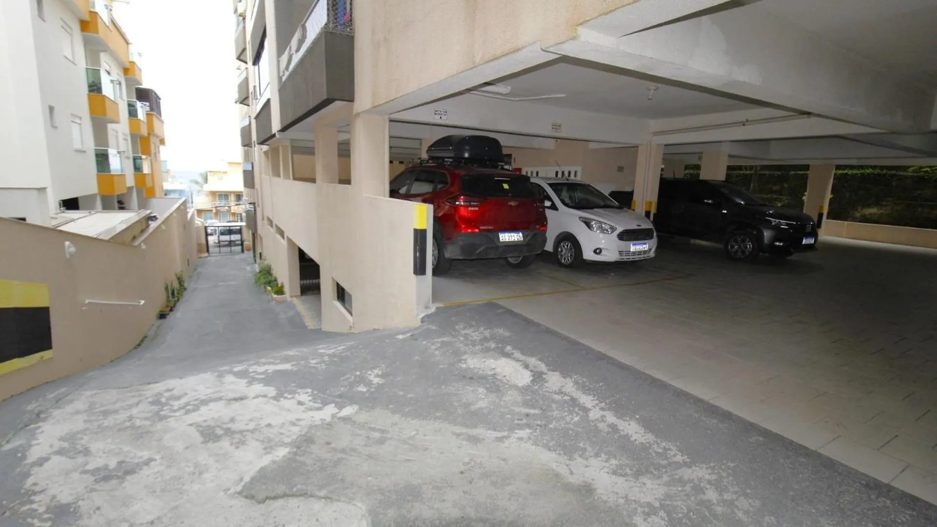 1075 - Praia De Bombinhas Locacao De Temporada Apartment